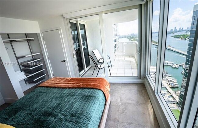 Building Photo - 1717 N Bayshore Dr