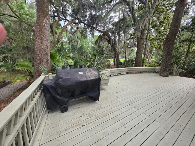 Building Photo - MOSS CREEK