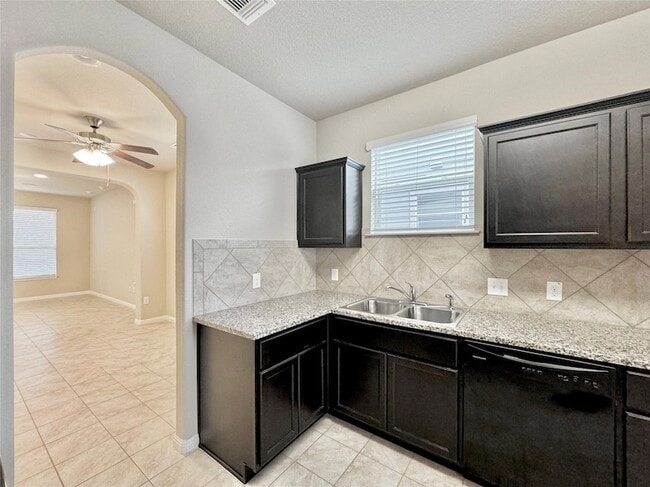 Building Photo - 407 Katmai Cir