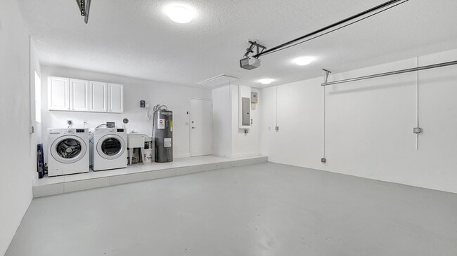 Building Photo - 1412 NE 53rd Ct