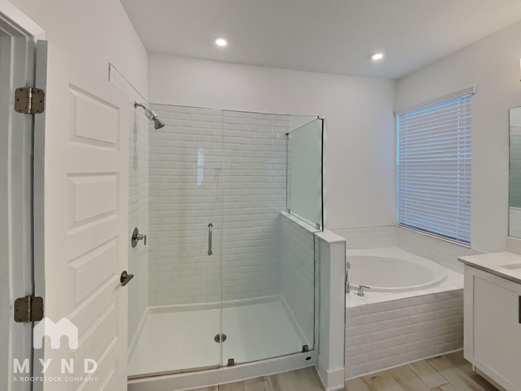 Building Photo - 1712 E Lambright St N