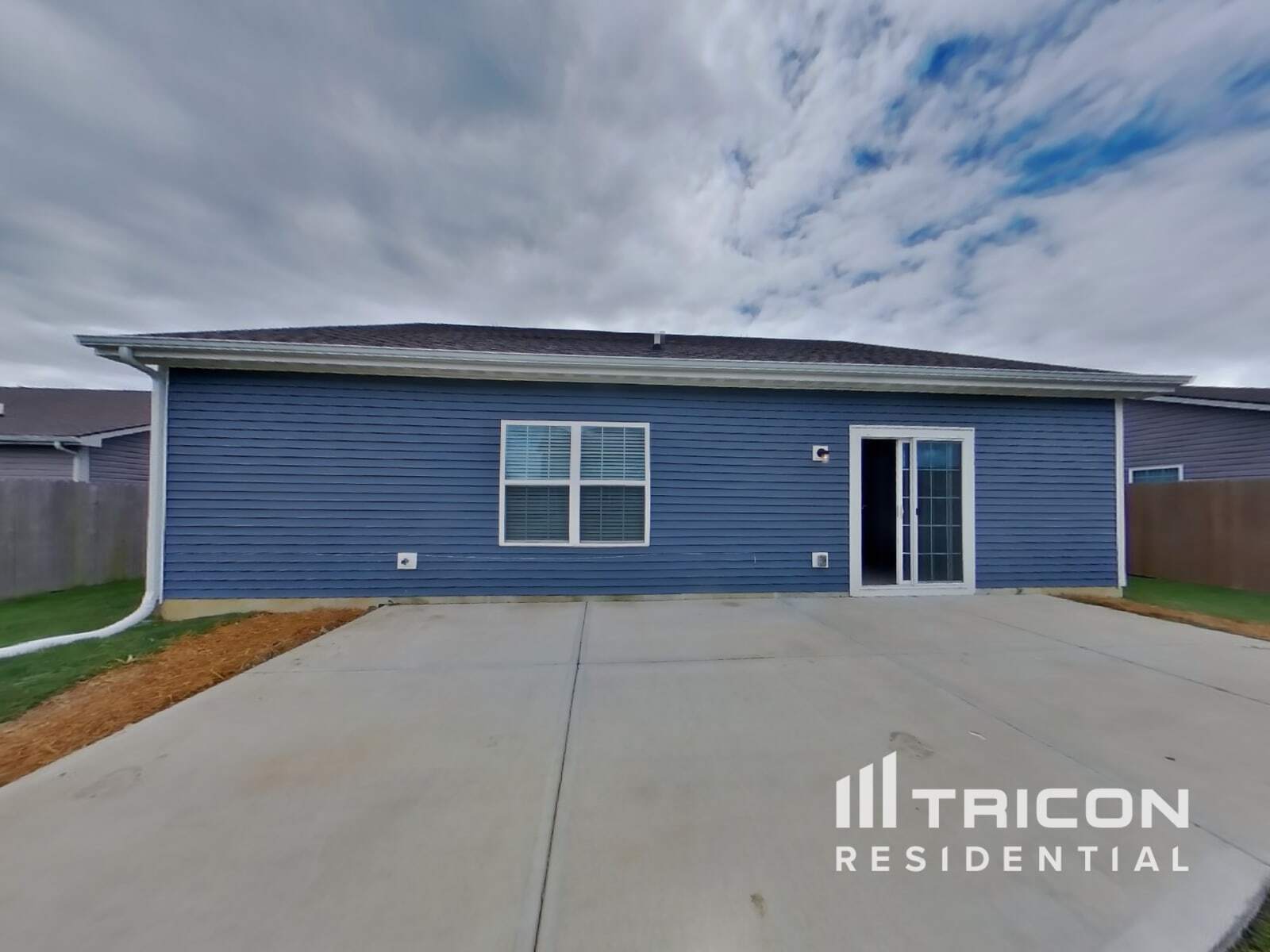 Building Photo - 485 Thunderwood Dr
