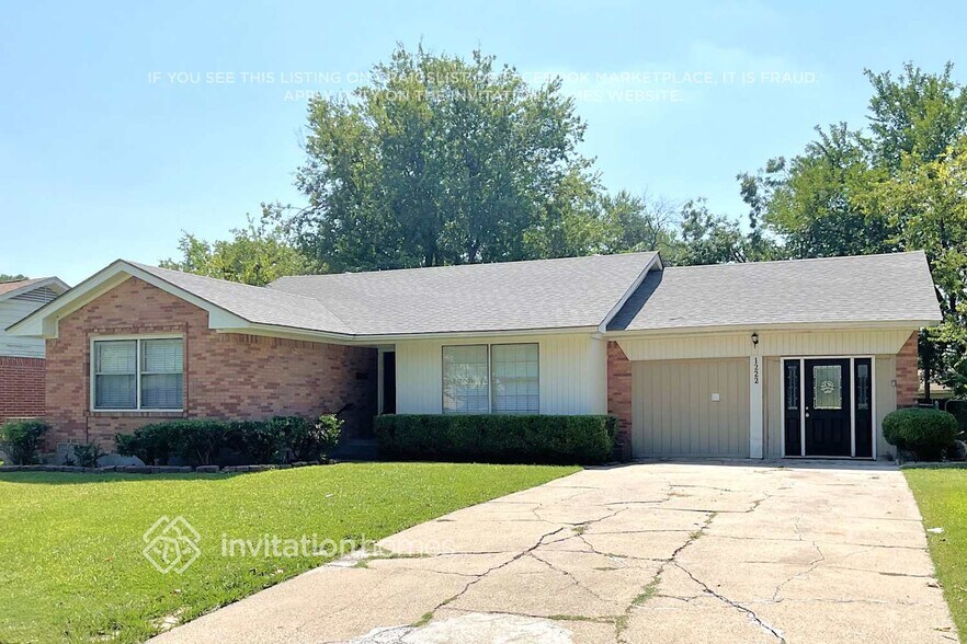 Building Photo - 1222 McDonald Dr