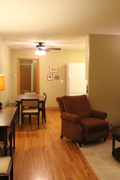 Dining - 5331 Portland Ave