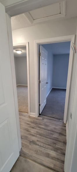 Building Photo - 321 Nelson St