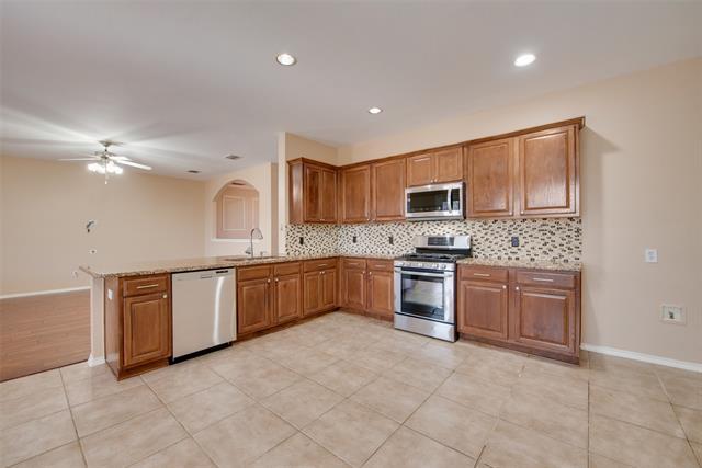Building Photo - 2042 Brook Meadow Dr