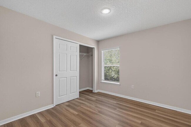 Building Photo - 129 Wellwood Ln