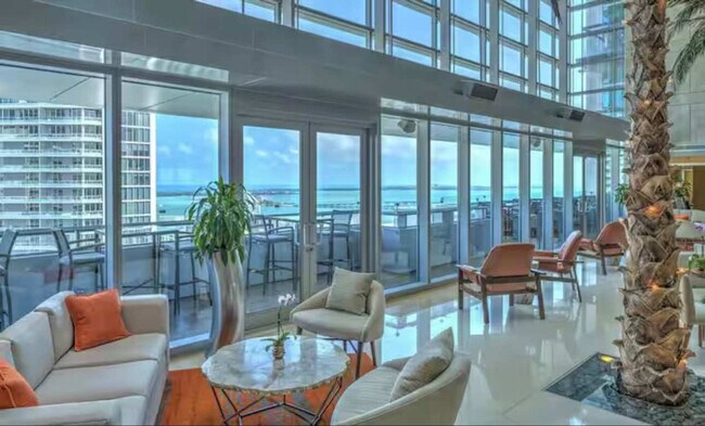 Building Photo - 1395 Brickell Ave
