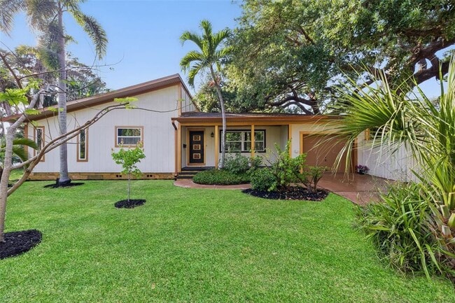Building Photo - 4926 Camellia Way S