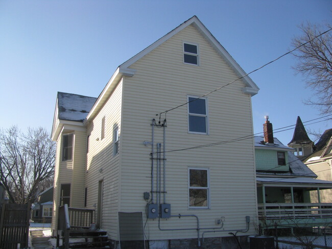 Building Photo - 711 Edmund Ave