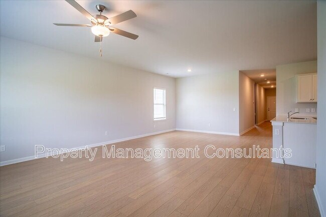 Building Photo - 22845 Dashwood Ln