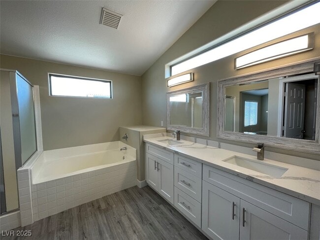 Building Photo - 8050 Villa Avada Ct