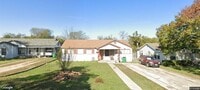 Building Photo - 4705 Beverly Dr