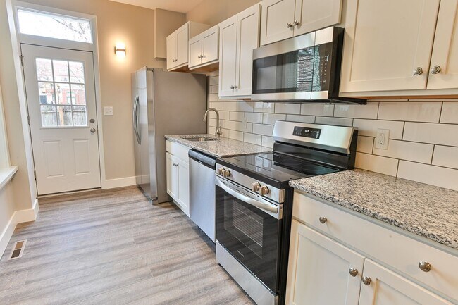 Building Photo - 2 Bedroom Single Family on N 4th St