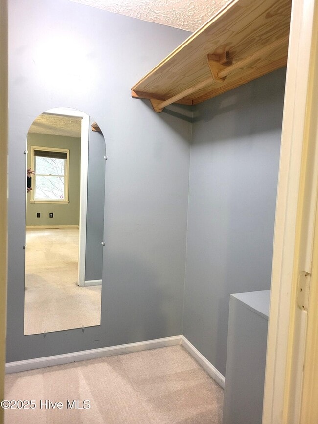 Building Photo - 316 Stornoway Dr