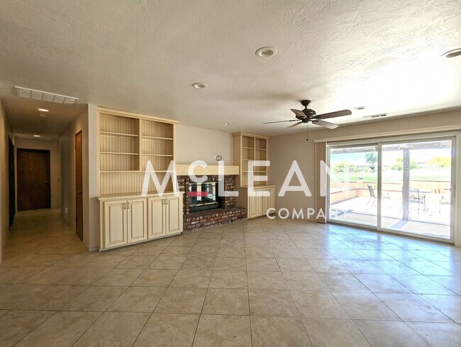 Building Photo - Resort Living in Desert Hot Springs