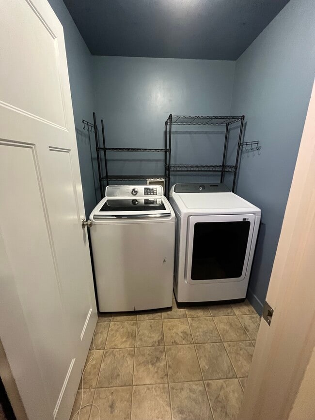 Building Photo - 7552 Lexi Loop