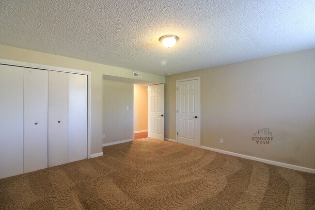 Building Photo - 3006 W 47th Ave