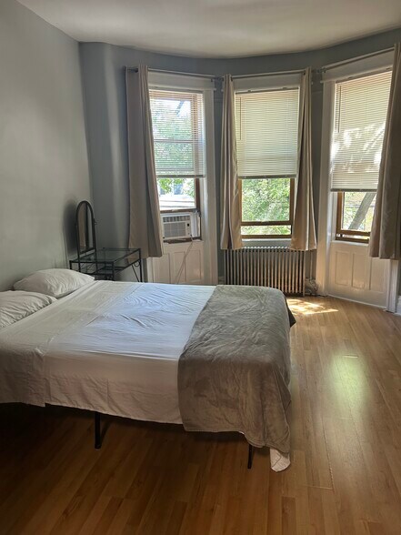 Building Photo - 7246 61st St