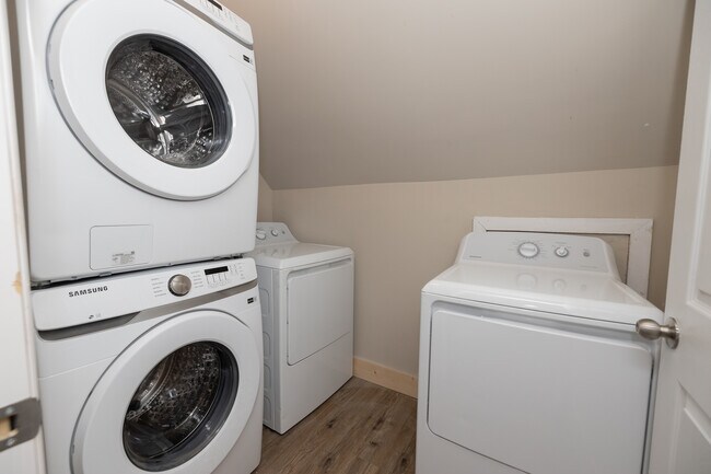 Building Photo - 1300 18th St