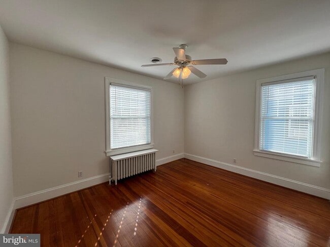 Building Photo - 1502 Greycourt Ave