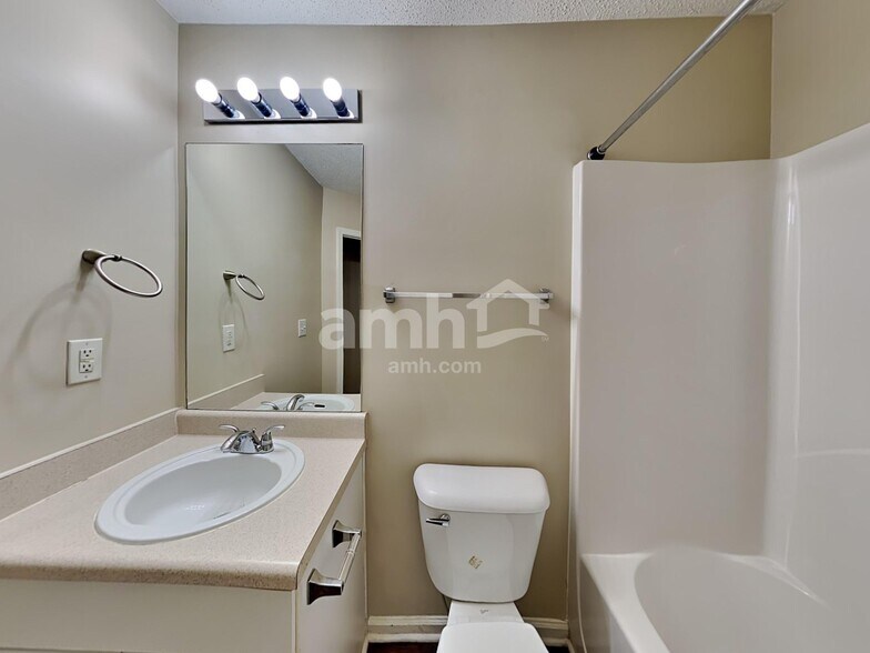 Building Photo - 3321 Metro Way