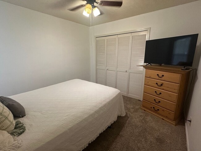 Building Photo - 109 Live Oak Cir
