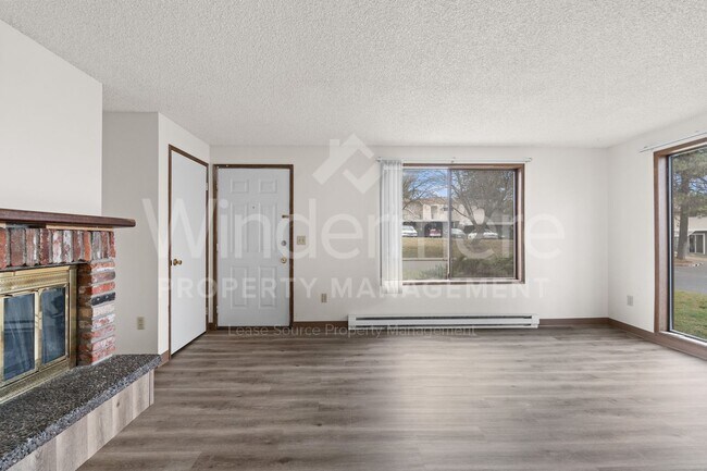 Building Photo - 2702 E 31st Ave