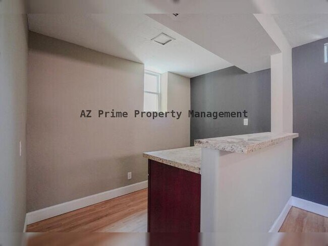 Building Photo - 6521 N 11th Ave