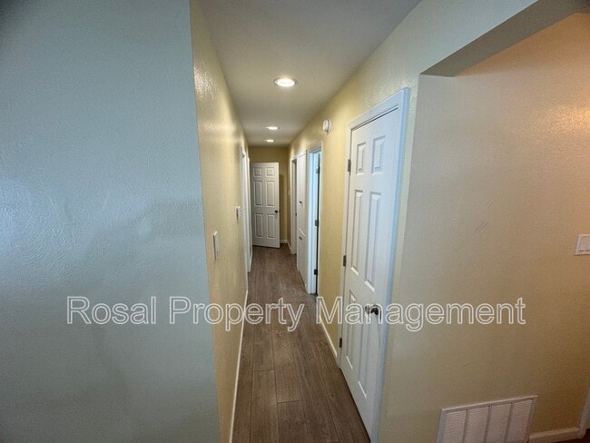 Building Photo - 8509 Las Camas Rd NE