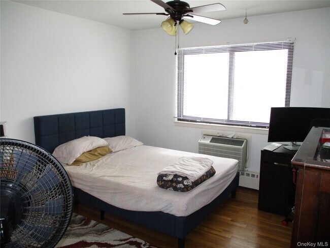 Building Photo - 2 W Lawrence Park Dr