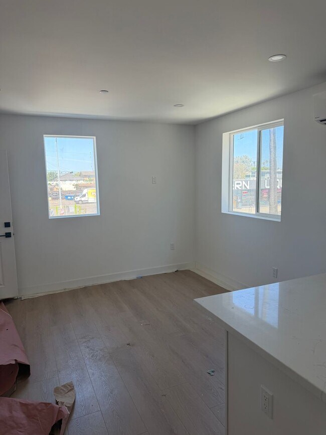 Building Photo - 8110 S Avalon Blvd