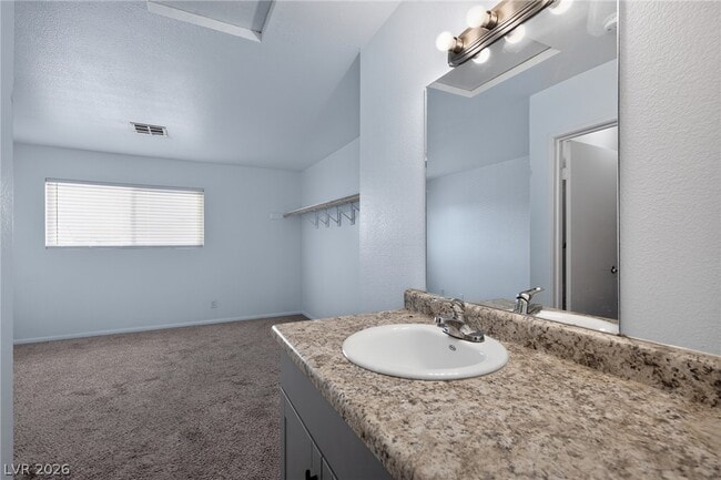 Building Photo - 5125 Golden Ln