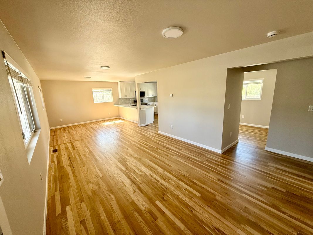 Building Photo - 1205 S Grape St