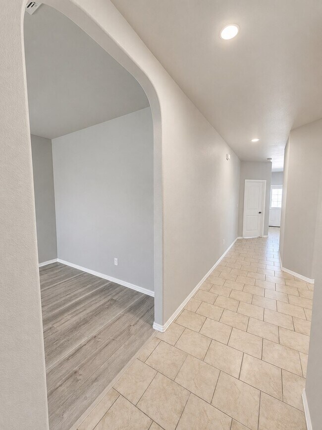 Building Photo - 7208 Brooks Ranch Rd