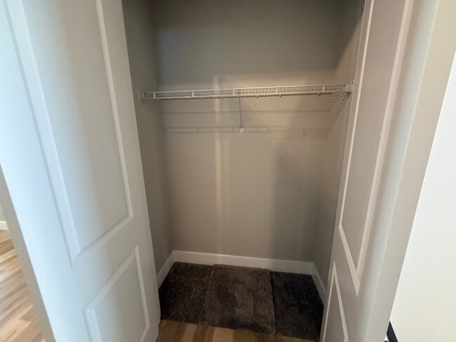 Building Photo - Spacious home in Bremerton.  Apply today t...