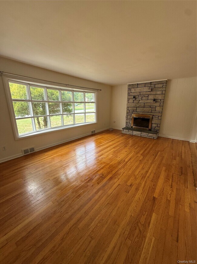 Building Photo - 36 Greenvale Farms Rd