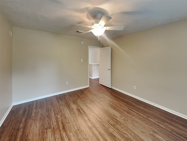 Building Photo - 26887 Castlecliff Ln