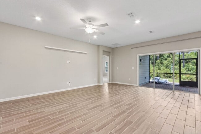 Building Photo - Spacious 3BR/3.5BA Home with Office & Reso...