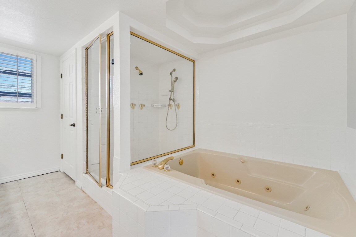 Master Bath - 3052 Carlotta Cir
