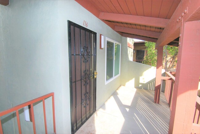 Building Photo - 2nd Floor 2 Bedroom Condo in Gated Communi...