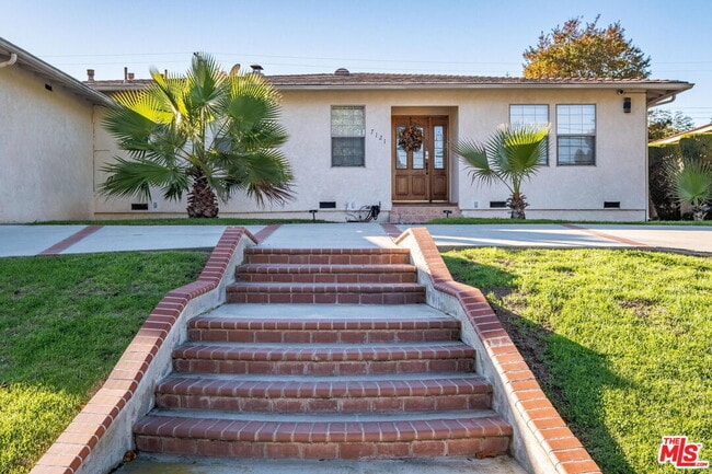 Building Photo - 7121 Arizona Ave