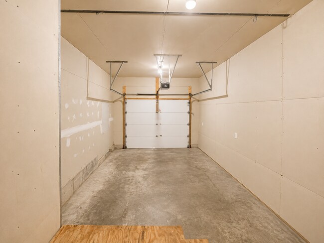 Building Photo - 625 Ellis Ave