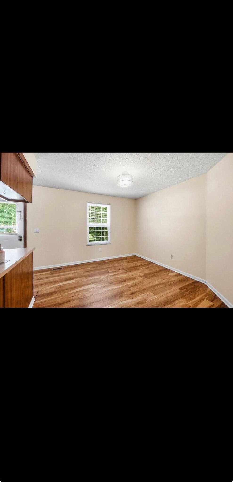 Building Photo - 46 Ravine Ridge Dr S