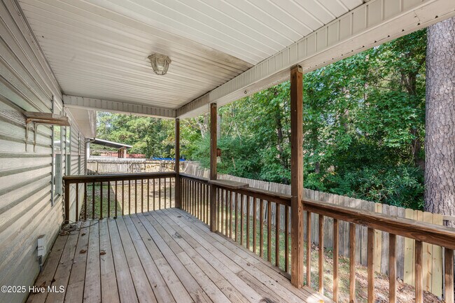 Building Photo - 200 Druid Ct