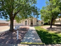 Building Photo - SPACIOUS HOME FOR RENT!