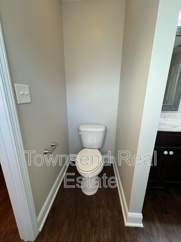 Building Photo - 3233 Northgate Dr