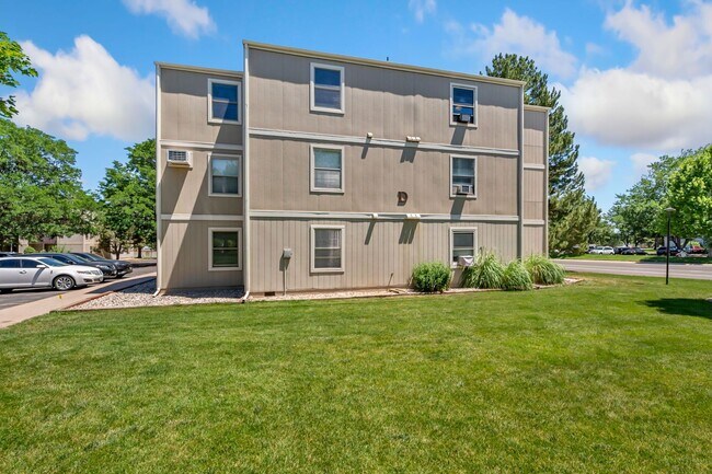 Building Photo - Lovingly Upgraded 2-Bedroom 3rd Floor Condo in Central Fort Collins With Abundant Personality