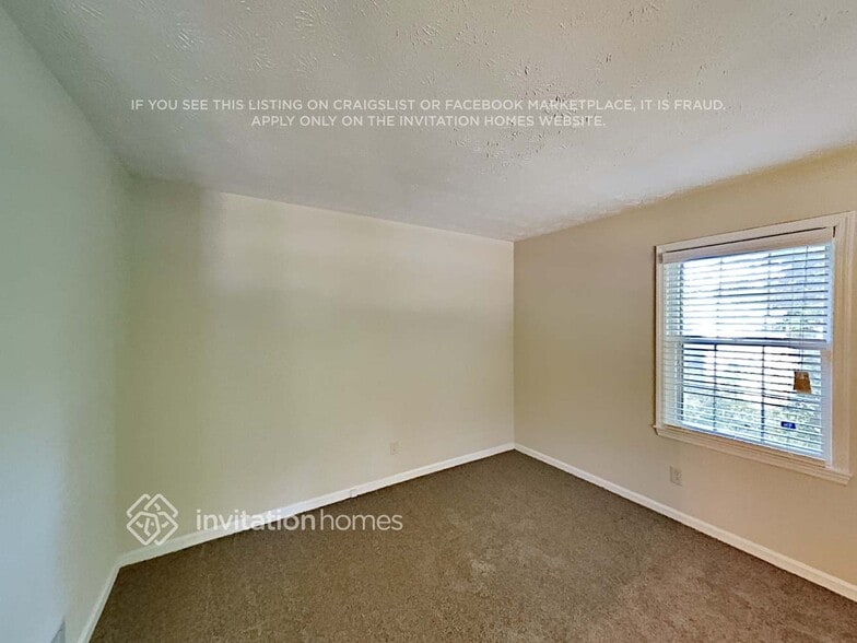 Building Photo - 3158 Larkspur Cir SW