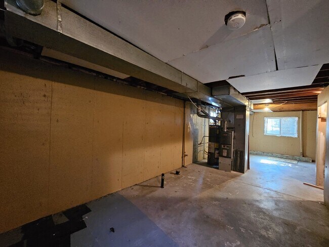 Building Photo - 13490 E 13th Pl